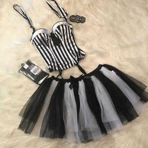 Women’s Beetlejuice costume